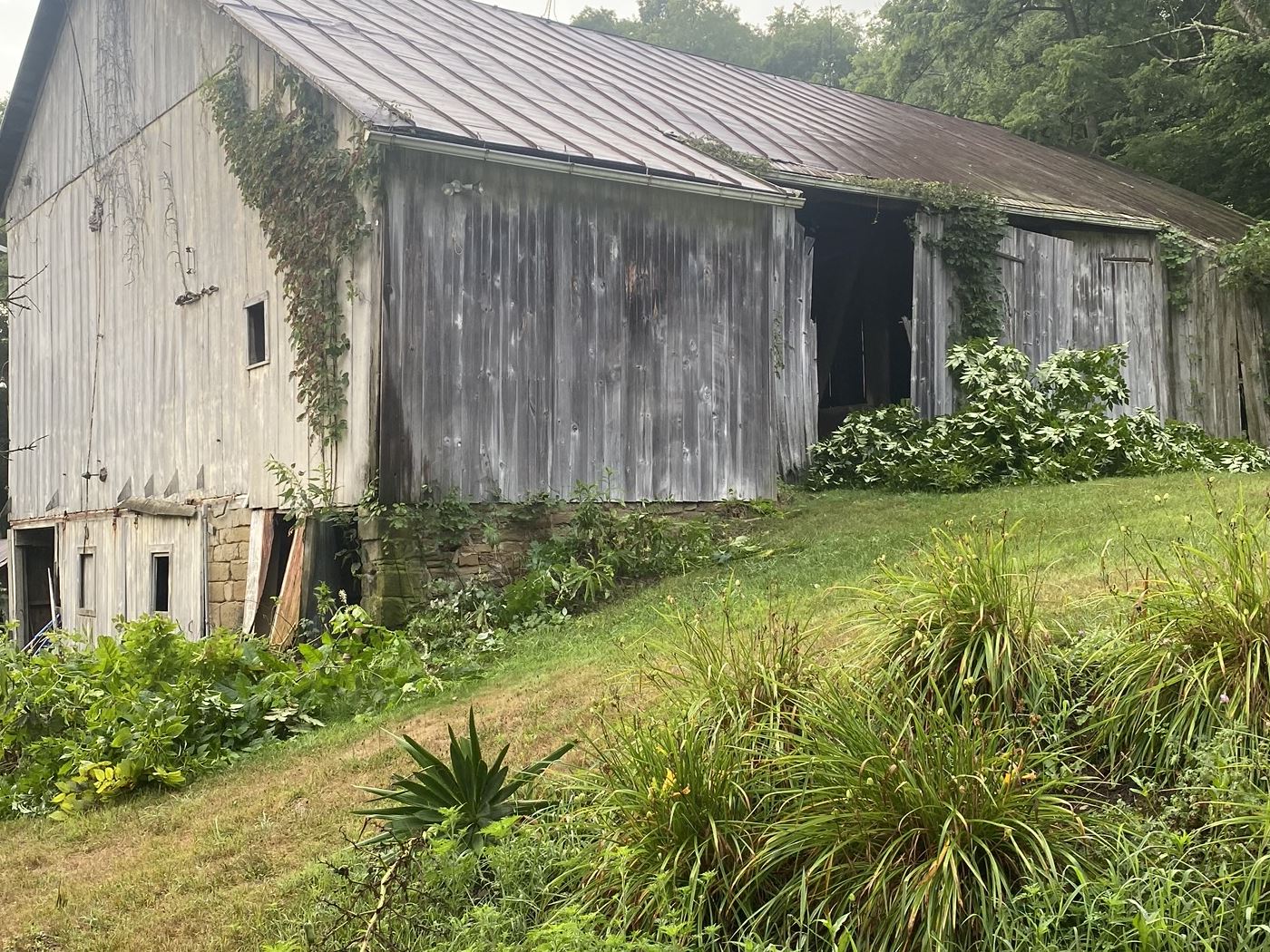 Ohio Valley Barn Salvage - Hugon Barn